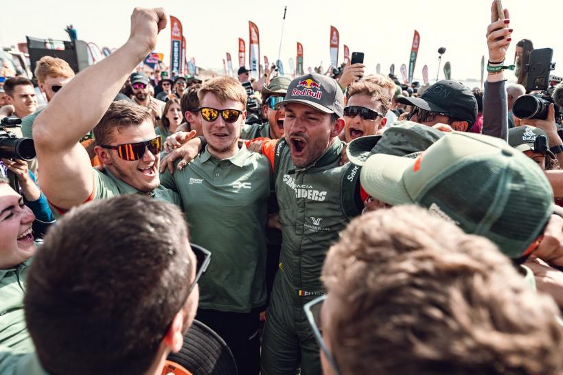 Victorie istorică pentru România: Dacia a câștigat Raliul Dakar 2026 18990360