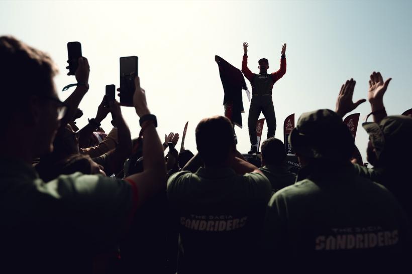 Victorie istorică pentru România: Dacia a câștigat Raliul Dakar 2026 18990361