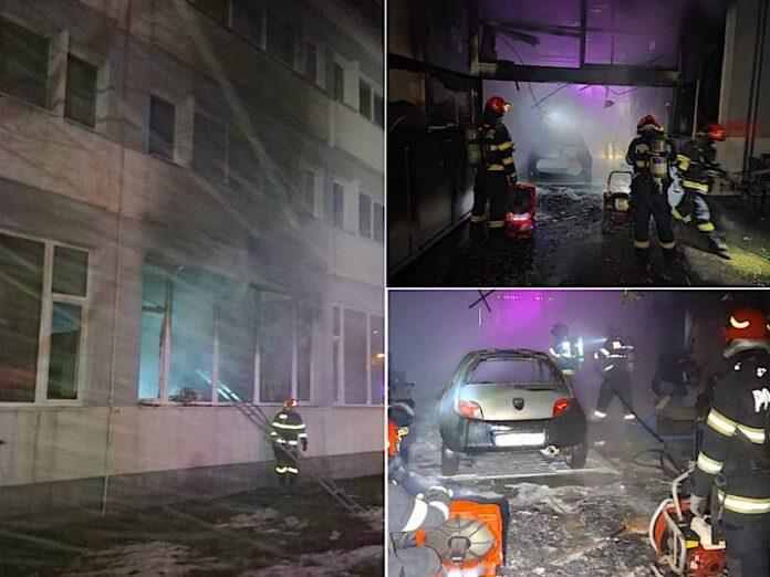 Incendiu într-o clădire a Universității din Oradea. Atelier și laborator de inginerie, distruse 18990413