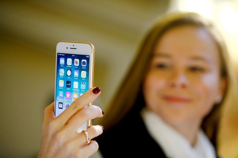 Avantajele de a nu posta pe social media. De ce oamenii fericiți nu caută validare online