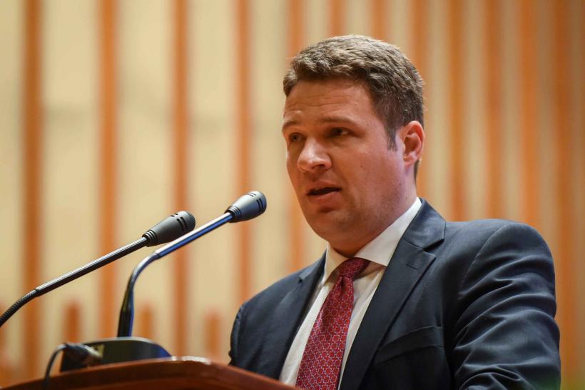 Contract pe bani publici, secretizat, scos la mezat de Rezervele Statului. La procedura de atribuire pot participa doar ofertanți cu „viză” de la SRI