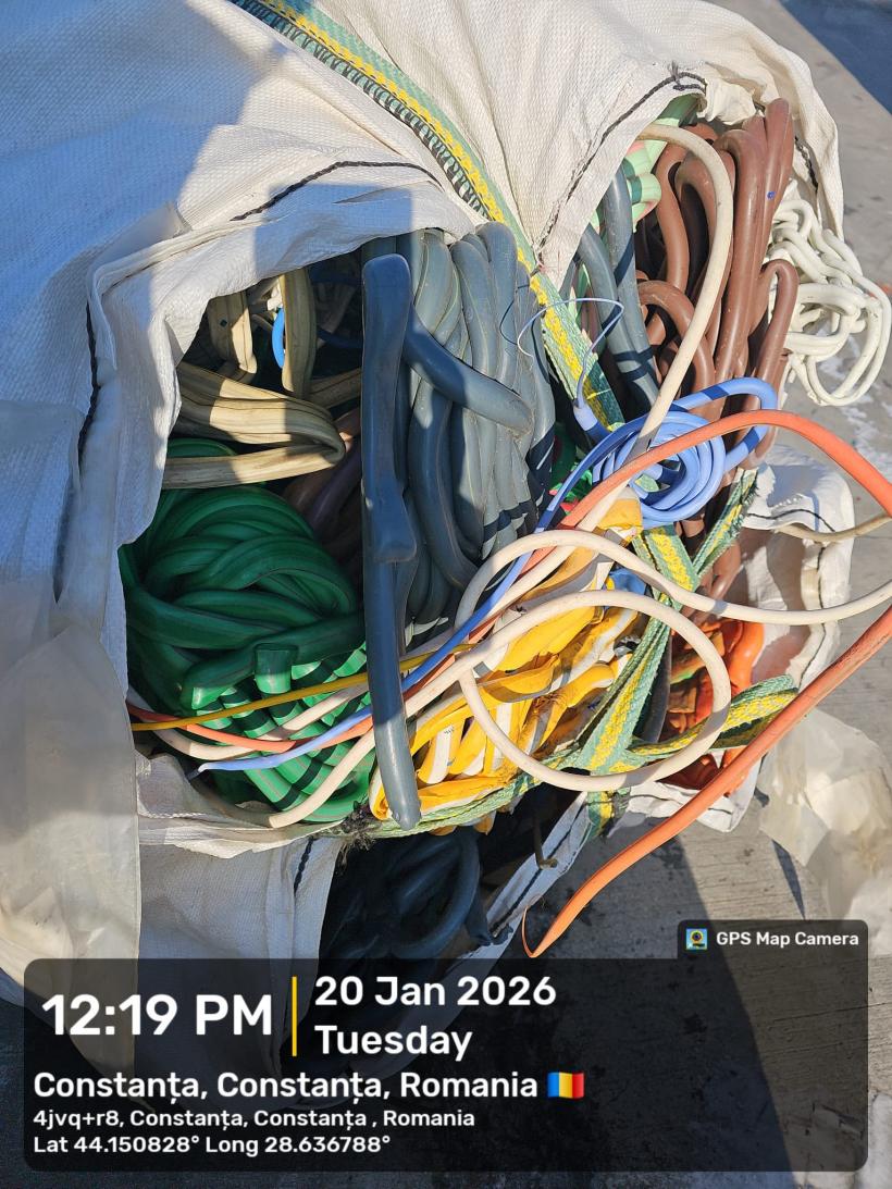 40 de tone de deșeuri descoperite în Portul Constanța 18991223