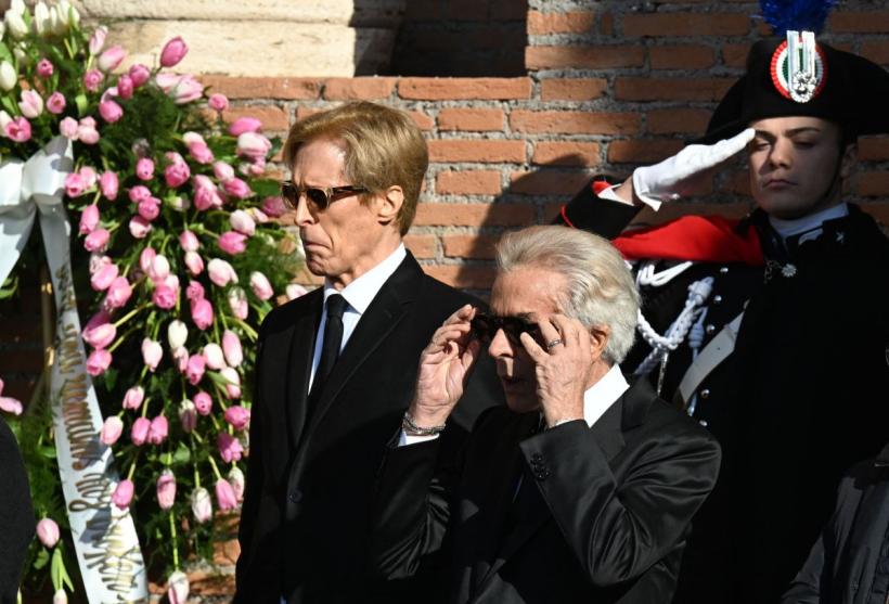 Valentino Garavani, condus pe ultimul drum la Roma. Lumea modei își ia rămas-bun de la „ultimul împărat al eleganței” 18991292