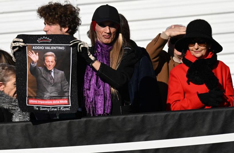Valentino Garavani, condus pe ultimul drum la Roma. Lumea modei își ia rămas-bun de la „ultimul împărat al eleganței” 18991295