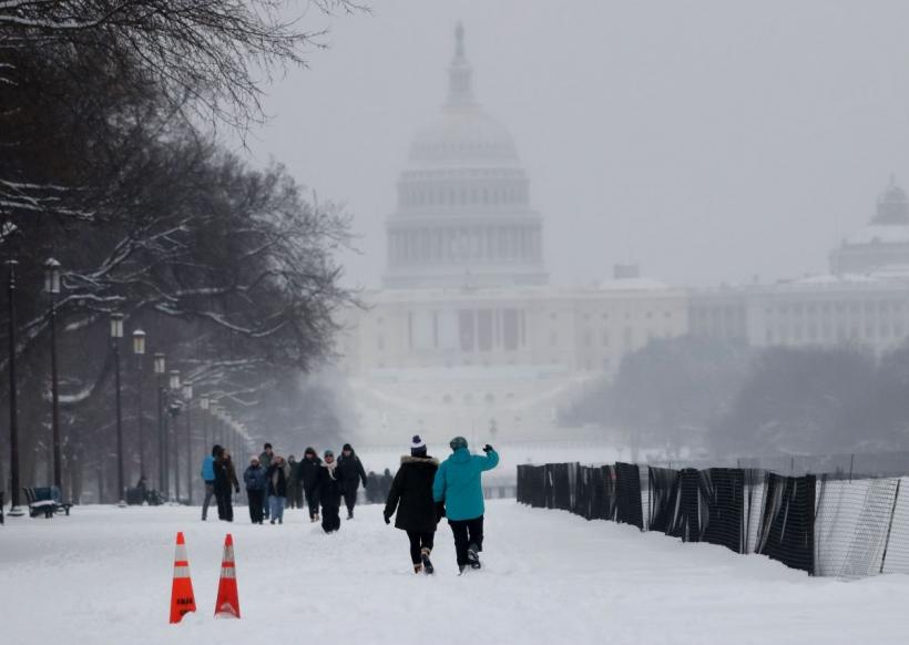 Furtună de iarnă devastatoare SUA 2026: 12 state declară stare de urgență, temperaturi -45°C, Trump critică încălzirea globală