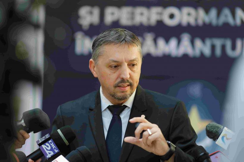 Programul „Prima țară fără studenți”.  Ilie Bolojan taie din investițiile guvernelor anterioare pentru universități  18991115