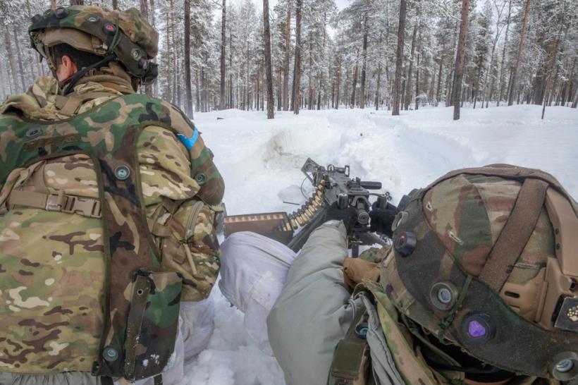 Americanii, puși în dificultate în Arctica: finlandezii i-au „menajat” la exerciții NATO