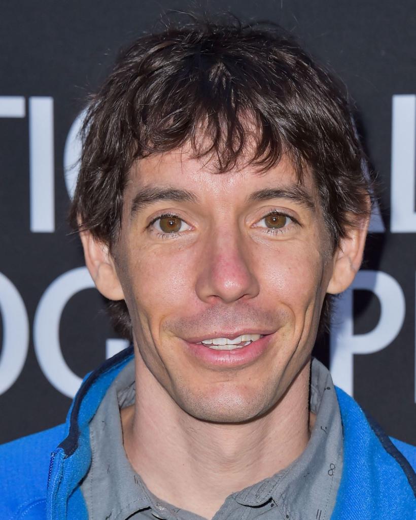 Record în alpinismul urban: Un american a urcat fără echipament de protecție pe cea mai înaltă clădire din Taipei 18991461