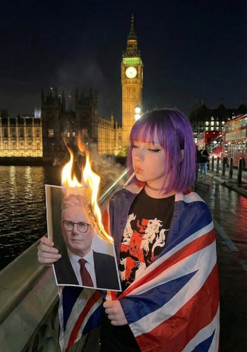 Cine este „Amelia”, eleva virtuală care a devenit vedetă a extremismului online 18991588