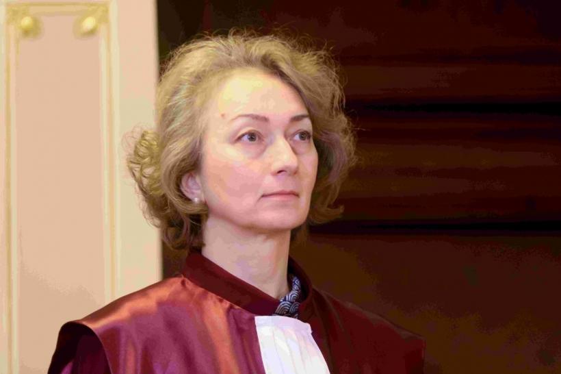 Comitetul pentru modificarea legilor justiției, condus de apropiatul Siminei Tănăsescu și de soția unui șef de ONG anti-Lia Savonea