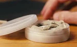 Noi reguli pentru tutunul de mestecat și tutunul de priza. Accize și timbre fiscale ca la țigări