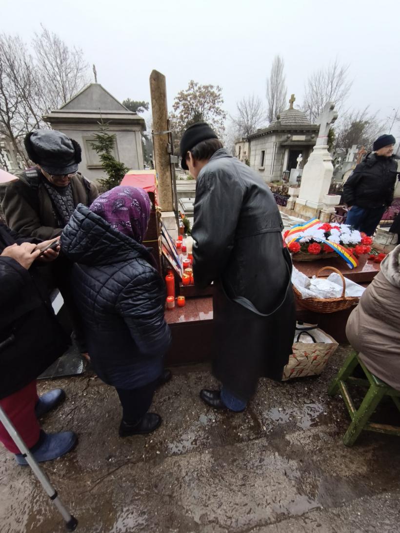 Dorință la căpătâiul dictatorului: „Să învieze Ceaușescu ca tovarășul Iisus și să-l împuște pe Bolojean” 18991682