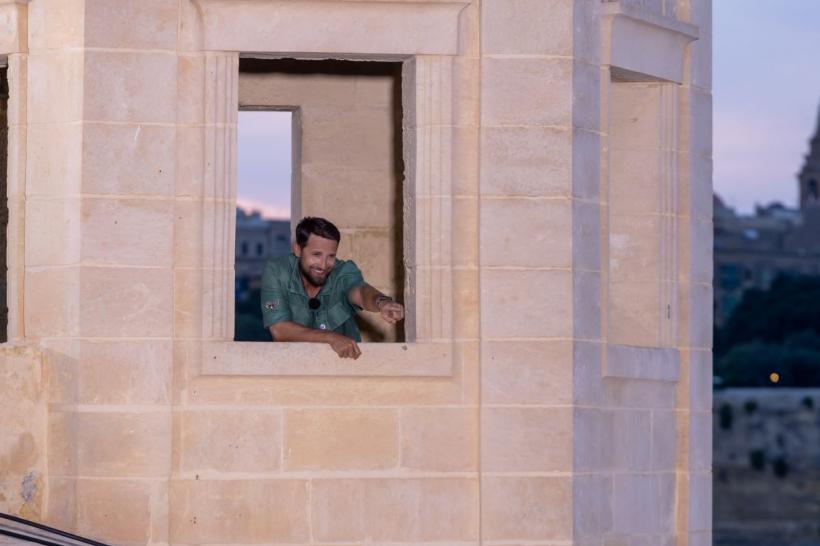 După ce băieții s-au întrecut cu joaca, astăzi va fi o zi intensă!  Fetele vor curăța o mașină, la înălțime, la Power Couple! Aseară, emisia a fost lider de audiență! 18991816