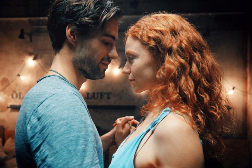 Zodiile și arta iubirii: Cine creează povești de dragoste ca-n filme