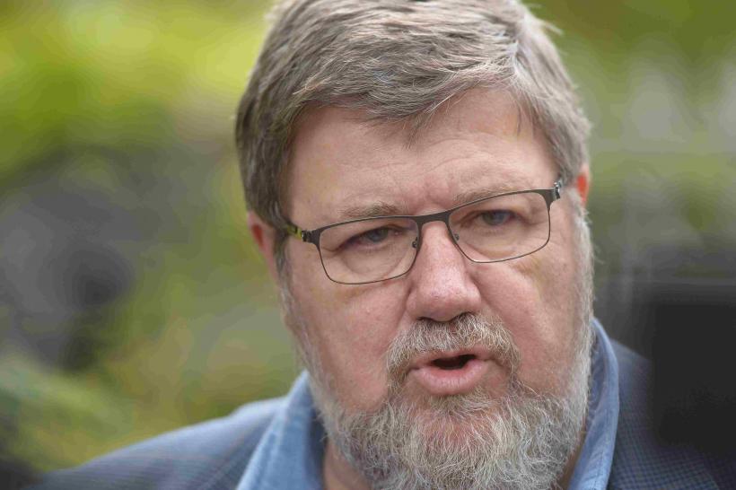 Un miliard de euro din PENSII s-ar putea duce la firmele „de casă” ale partidelor de la guvernare 18991951