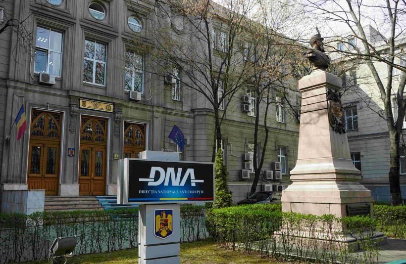 Grădinile Parlamentului, cucerite de firma anchetată pentru o falsă extindere de cimitir