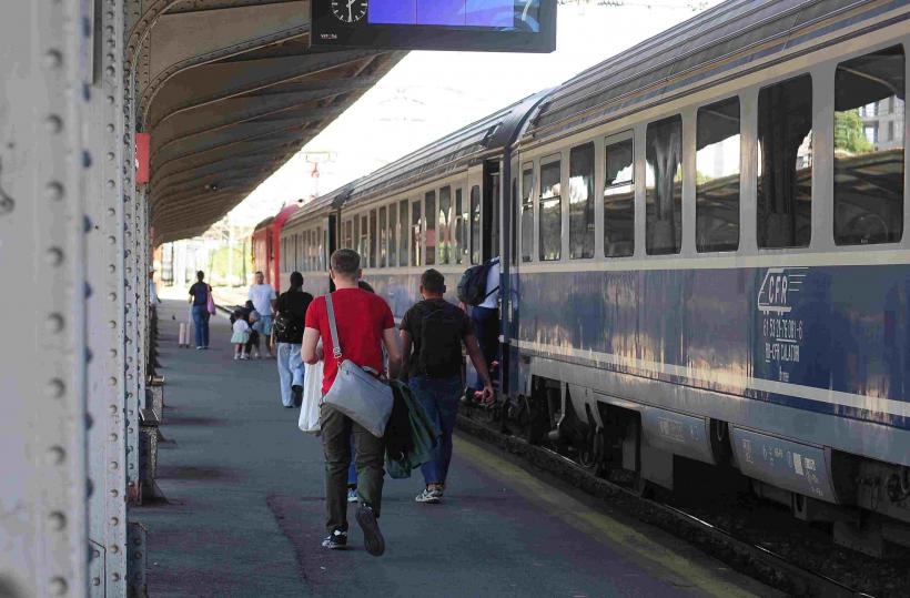 Guvernul insistă să reformeze CFR Călători, dar nu poate 18992134