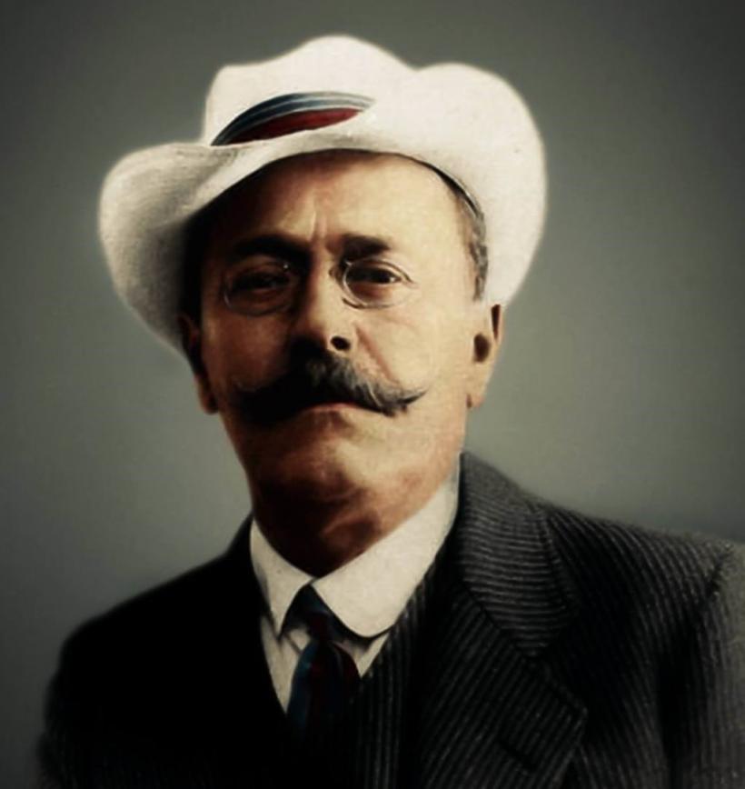 Ion Luca Caragiale, 8 icoane închinate nemuririi 