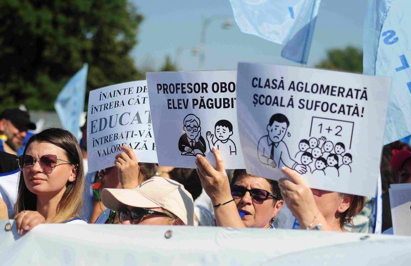 Clasele cu 28 până la 32 de elevi mai reduc 2.000 de posturi pentru profesori