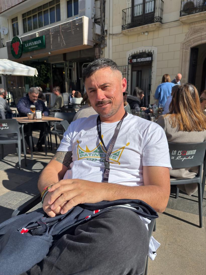 Presa spaniolă scrie despre „trucurile românești” ale unui bărbat, devenit viral pe rețelele sociale