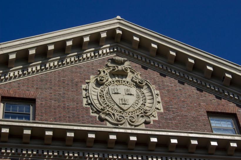 Donald Trump cere daune de un miliard de dolari de la Universitatea Harvard 18992863