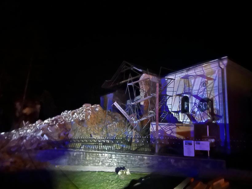 Anchetă pe șantierul unde s-a prăbușit turnul Bisericii Reformate din orașul Cehu Silvaniei