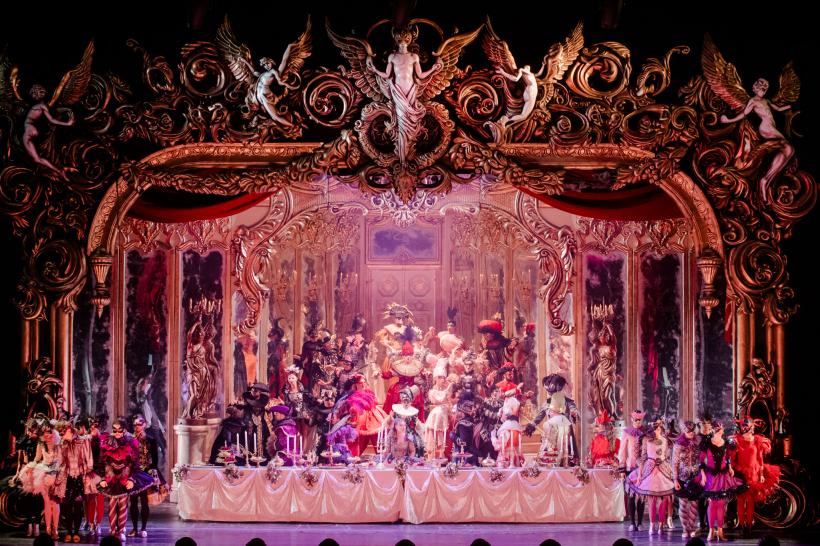 Musicalul-fenomen „Fantoma de la Operă” se vinde „ca pâinea caldă” 18992952