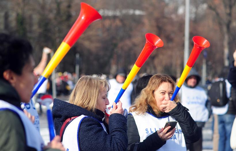 Protestul sindicaliștilor din Educație: „Căutăm ministru. Oferim: salarii tăiate și haos legislativ” 18993180