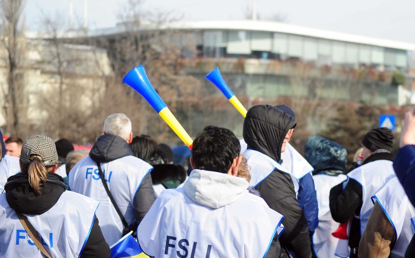 Protestul sindicaliștilor din Educație: „Căutăm ministru. Oferim: salarii tăiate și haos legislativ” 18993181