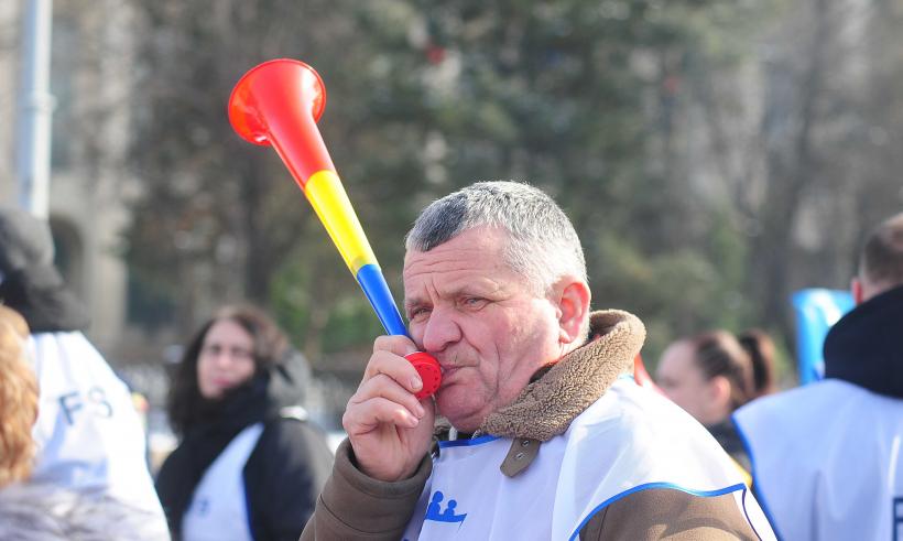 Protestul sindicaliștilor din Educație: „Căutăm ministru. Oferim: salarii tăiate și haos legislativ” 18993182