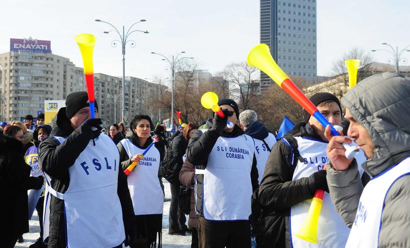 Protestul sindicaliștilor din Educație: „Căutăm ministru. Oferim: salarii tăiate și haos legislativ” 18993187