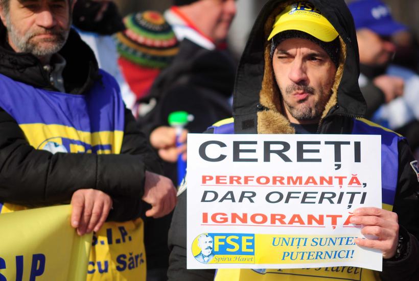 Protestul sindicaliștilor din Educație: „Căutăm ministru. Oferim: salarii tăiate și haos legislativ” 18993188