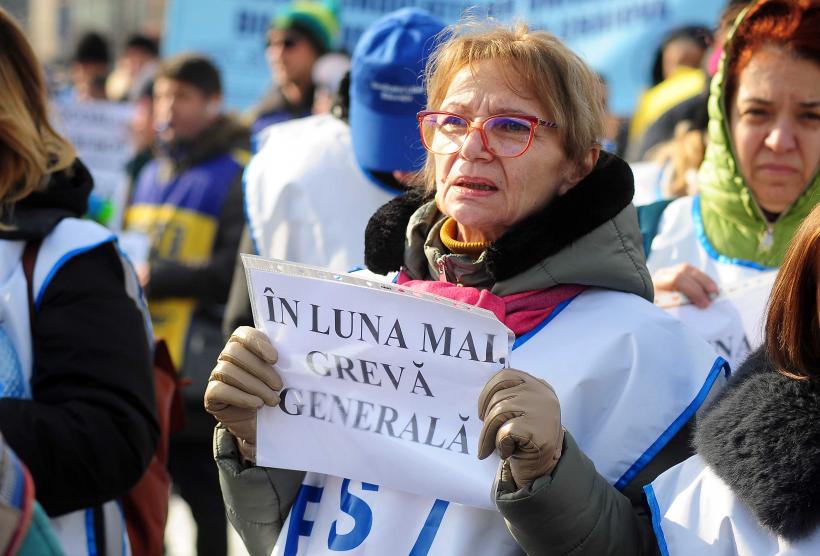 Protestul sindicaliștilor din Educație: „Căutăm ministru. Oferim: salarii tăiate și haos legislativ” 18993195