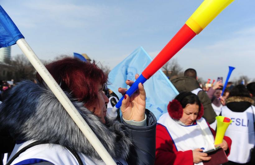 Protestul sindicaliștilor din Educație: „Căutăm ministru. Oferim: salarii tăiate și haos legislativ” 18993201