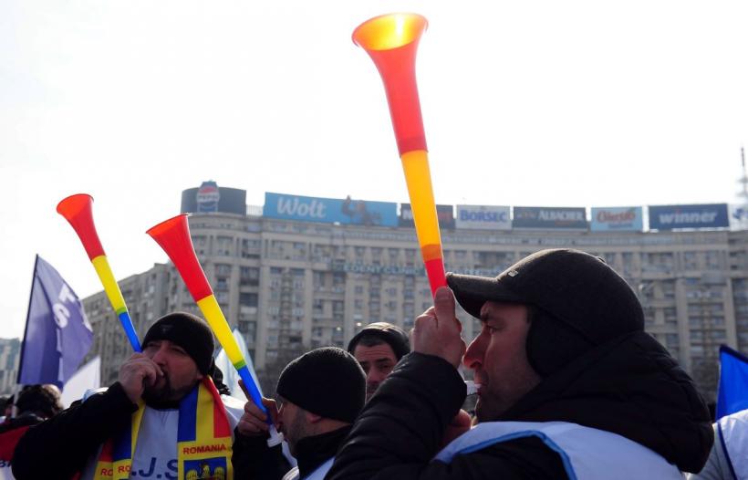 Protestul sindicaliștilor din Educație: „Căutăm ministru. Oferim: salarii tăiate și haos legislativ” 18993214
