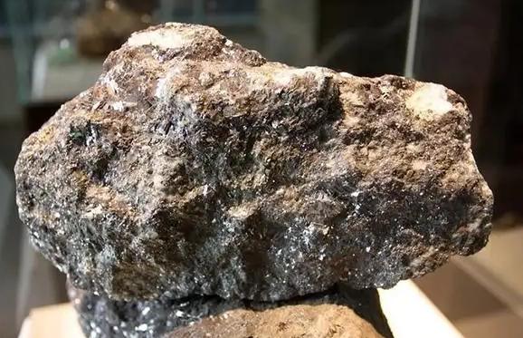 Comoară de materiale rare, descoperită în România. Nu lipsește uraniul 