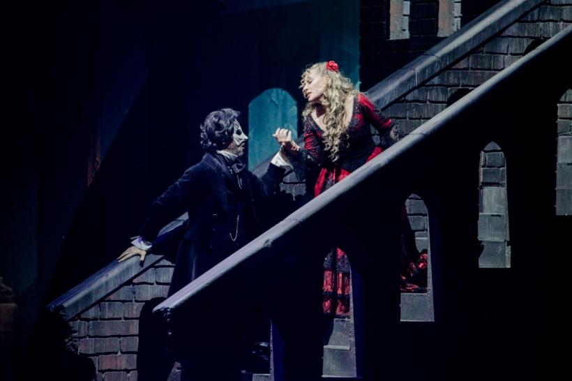 „Fantoma de la Operă”, spectacolul grandios al Operei Naționale București a deschis în forță noul an cultural. Toate cele 13 reprezentații au fost vândute într-un timp record 18993397