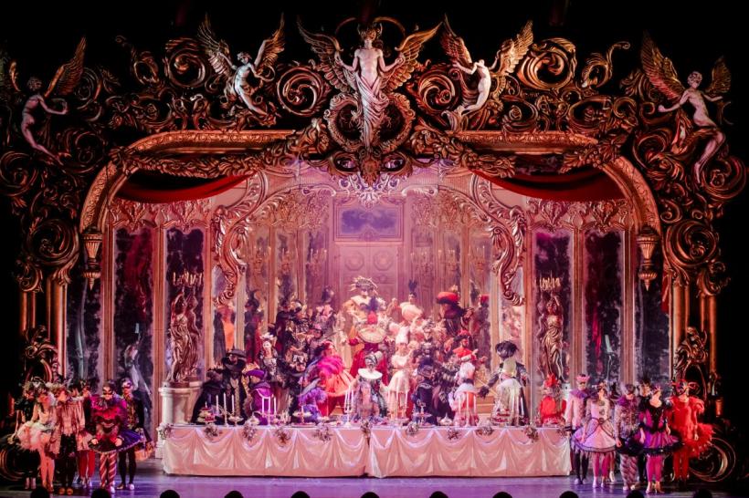 „Fantoma de la Operă”, spectacolul grandios al Operei Naționale București a deschis în forță noul an cultural. Toate cele 13 reprezentații au fost vândute într-un timp record 18993399