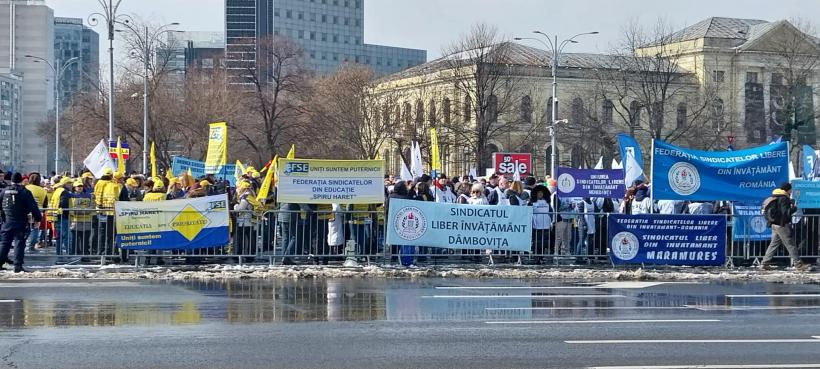 Peste 4.000 de profesori au cerut demisia Guvernului, în stradă. S-a votat pentru greva generală 18993142