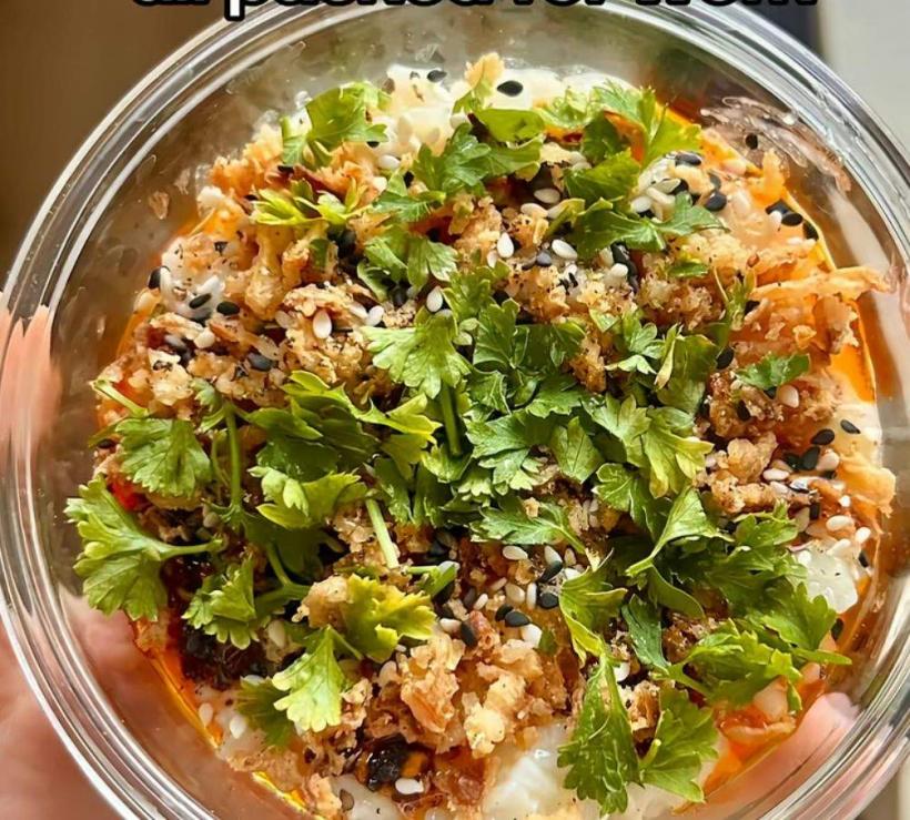 Micul dejun asiatic devenit viral pe TikTok. Cum să prepari Congee