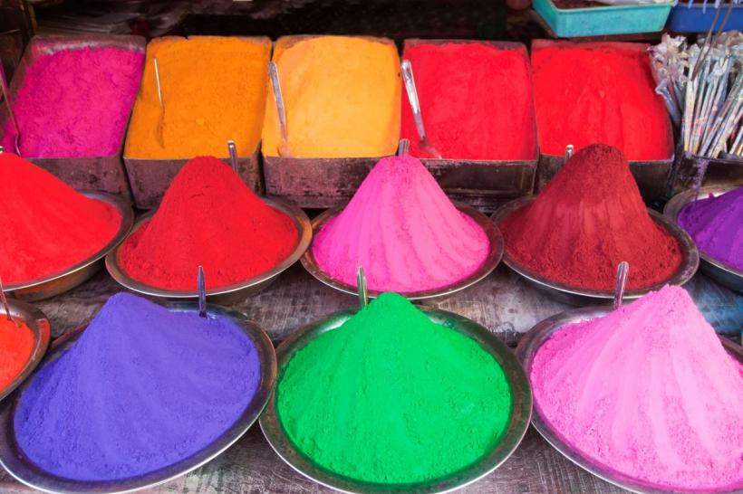 Numerologie. Care este culoarea ta norocoasă, în funcție de anul nașterii?