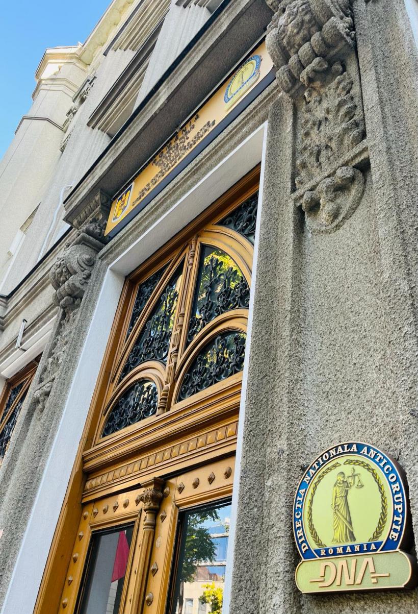 Surse: Trei reținuți și propuneri de arestare preventivă în dosarul DNA Sector 5 