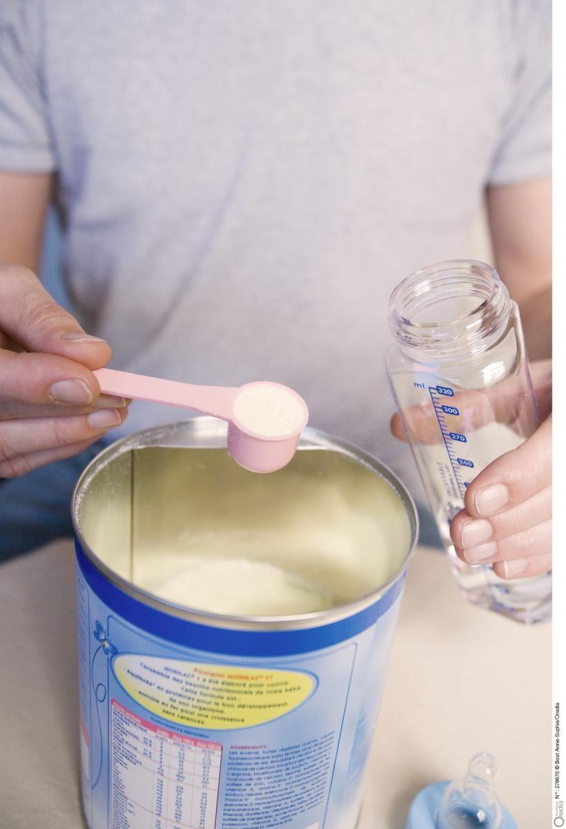 Alertă de sănătate! Danone retrage de la vânzare un lot de lapte praf pentru bebeluși