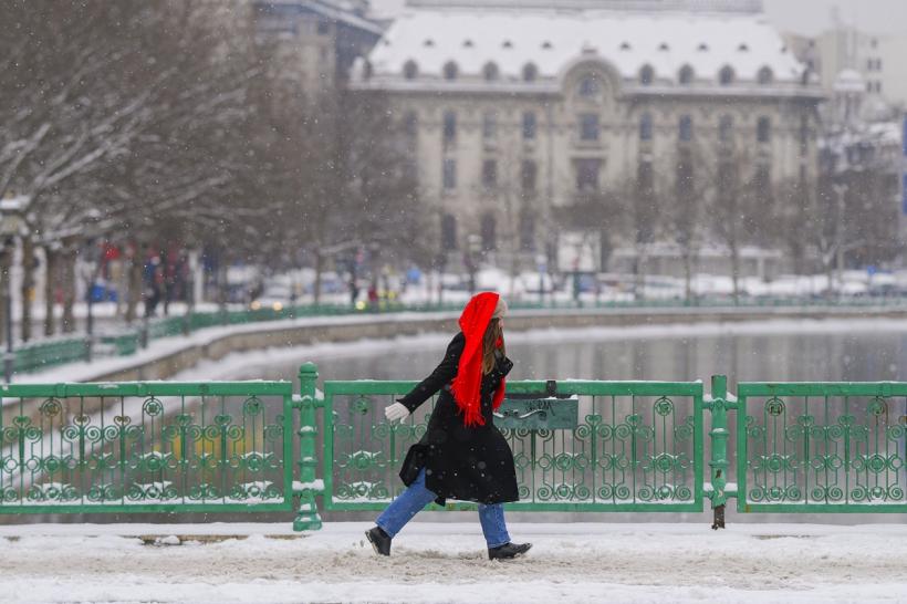 Meteo București: Ninsori slabe și intensificări ale vântului