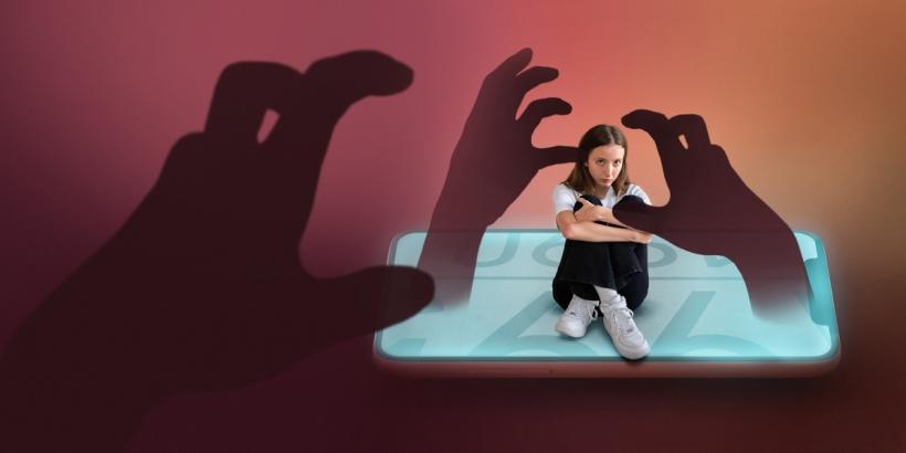 Soluția pentru a proteja copiii de cyber-bullying: interdicția totală pe rețelele sociale până la 13 ani