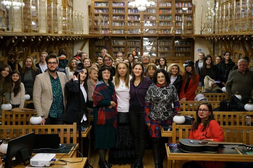 Dialog în filigran cu Cristina Bogdan (sus rima!) 18993857