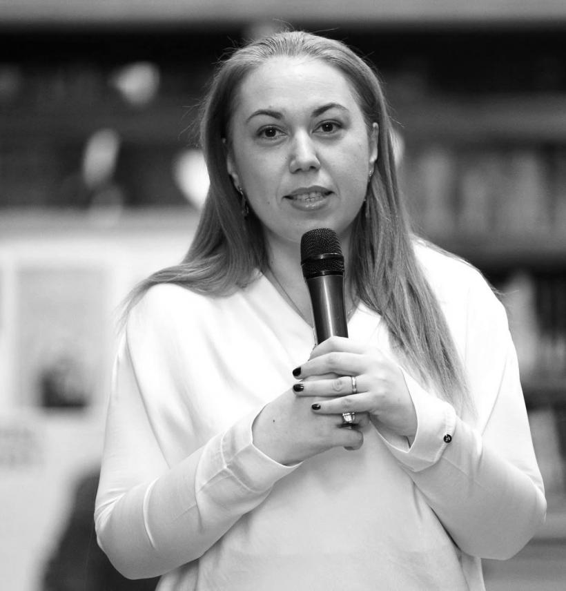 Dialog în filigran cu Cristina Bogdan (sus rima!) 18993863