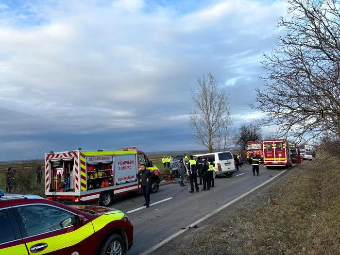 Opt persoane implicate într-un accident rutier pe DN 19. Două victime transportate la spital 18994287