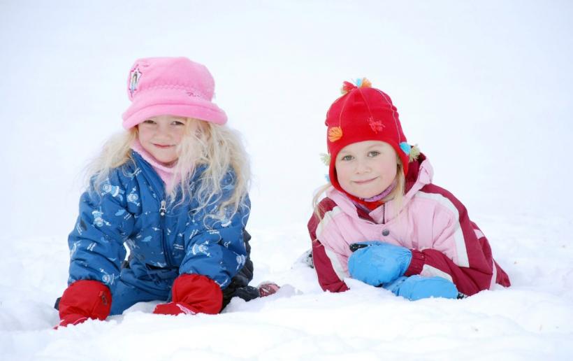 Horoscop zilnic, 12 februarie 2026: Scorpionii rezolvă probleme vechi, iar Vărsătorii fac o descoperire