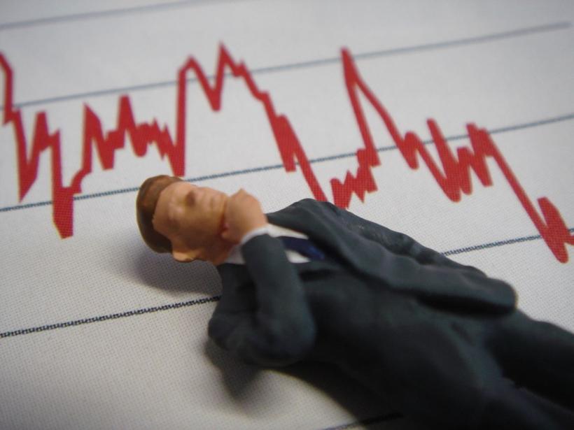 „Recesiune”, strigă Georgel cu gândul la televizor, mașină... Jos „Bolovan”!